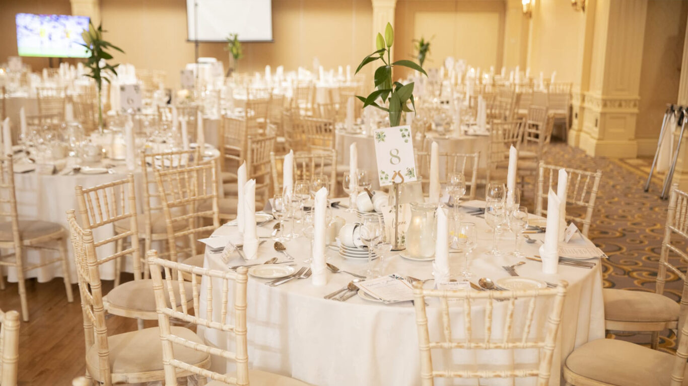 Wedding-Table-Setup-Lady-Gregory