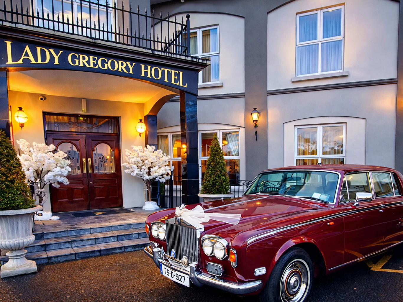 Hotel and Rolls Royce